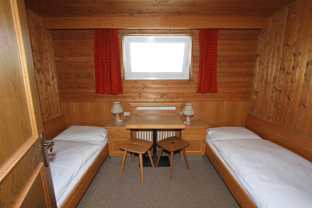 Garni Bergsteiger Hotel Sexten Room photo